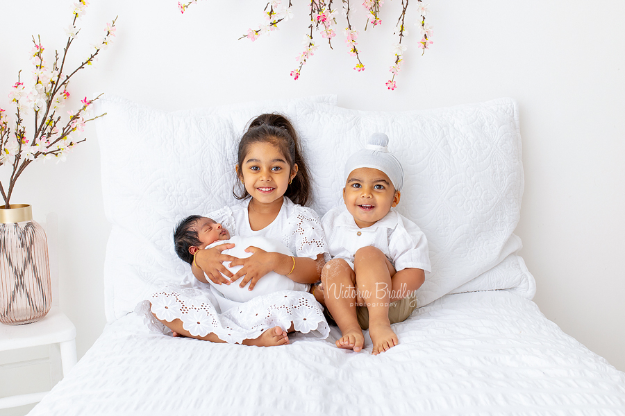 sibling newborn photography 